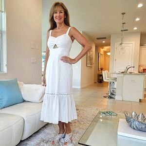 NWOT BCBG Elegant White Sleeveless Dress